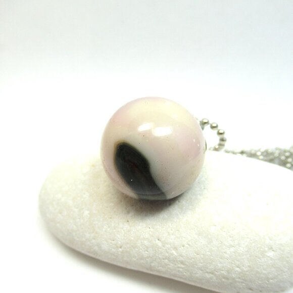 Vintage Uranium glass marble pendant - Picture 5 of 15